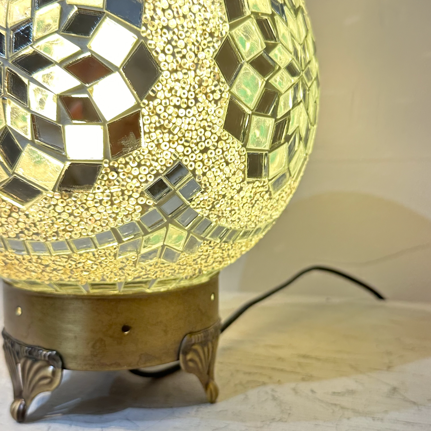 Mosaic Round Table Lamp - 20 CM - LUMINA ELIGMA HOME
