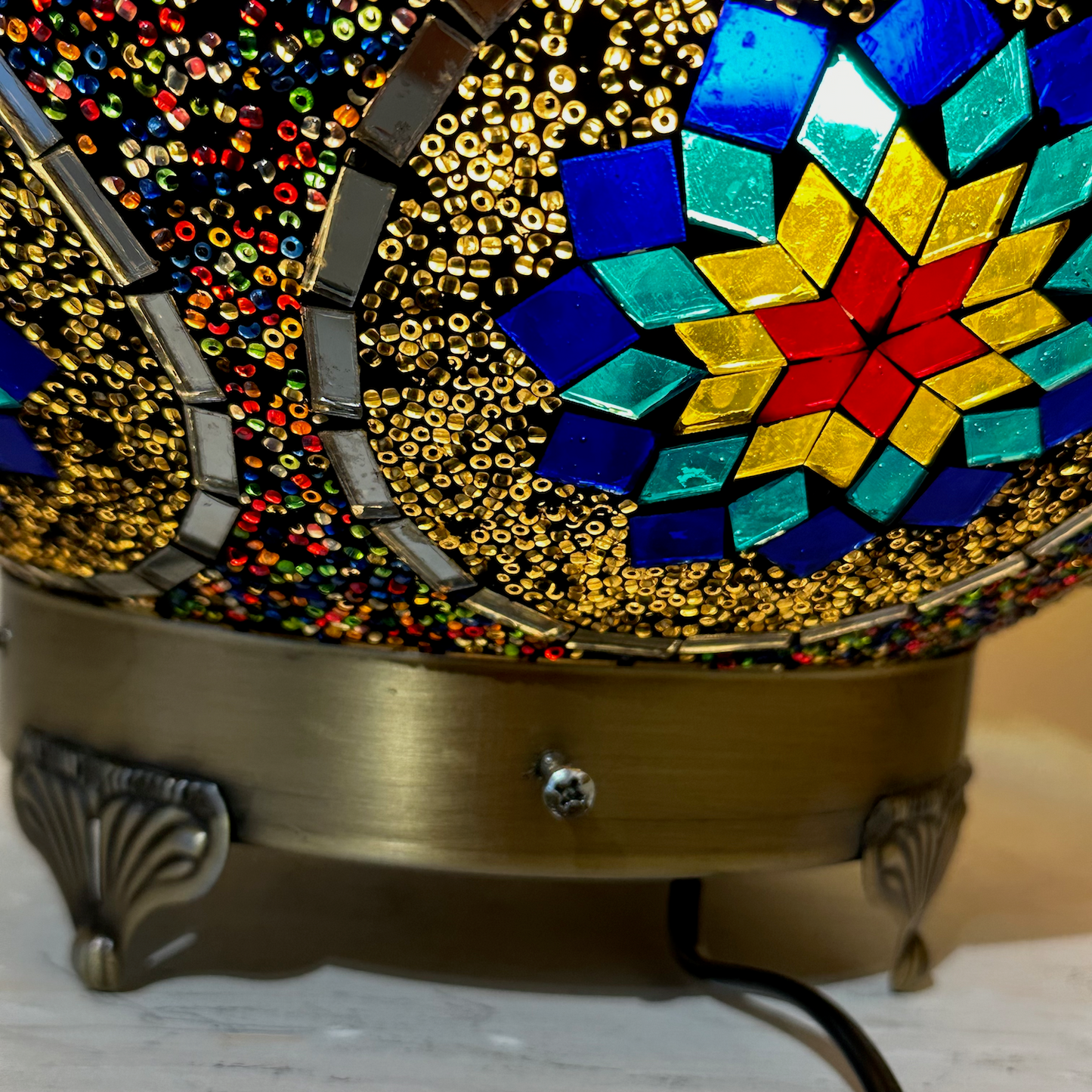 Mosaic Globe Table Lamp - 35 CM - LUMINA ELIGMA HOME