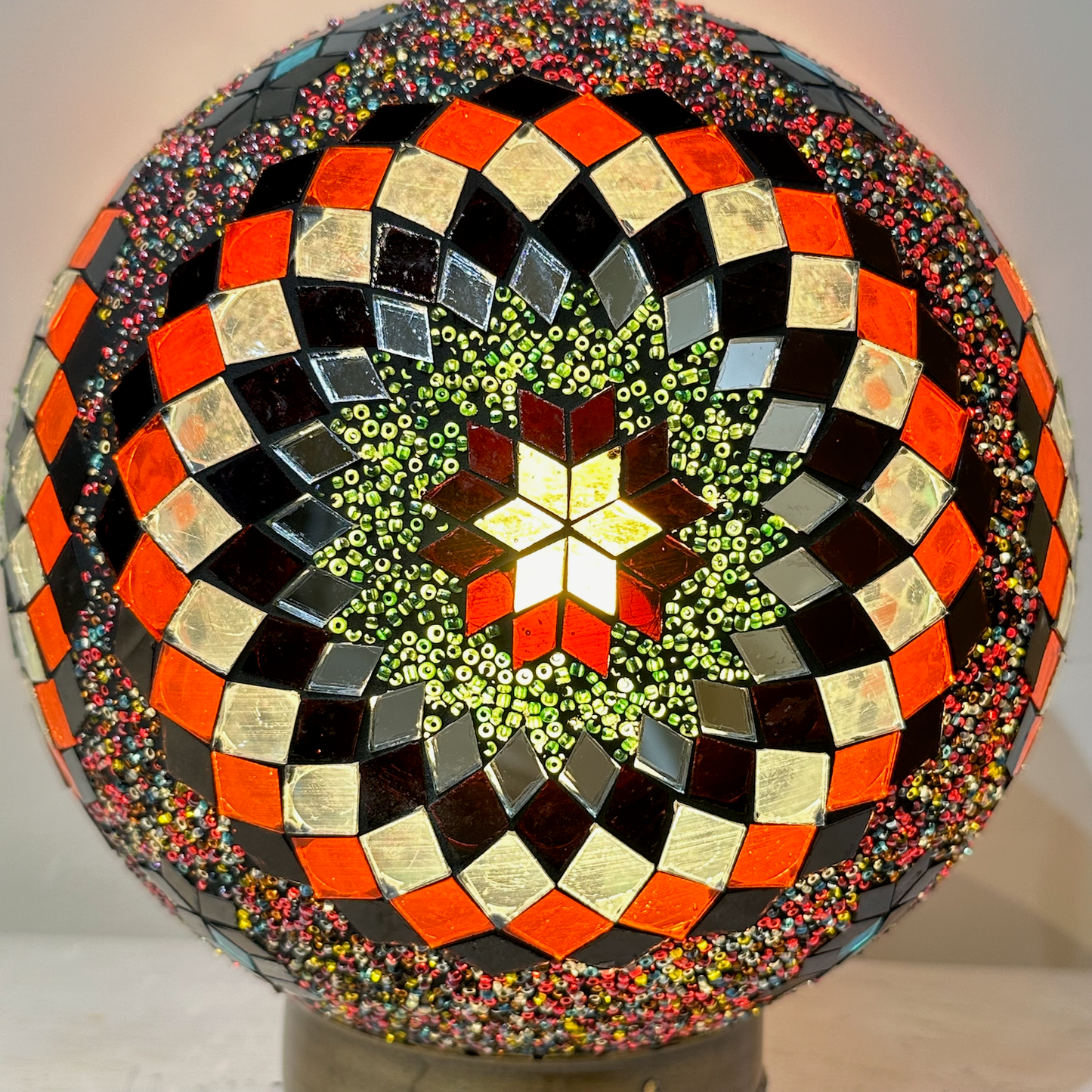 Mosaic Globe Table Lamp - 25 CM - E